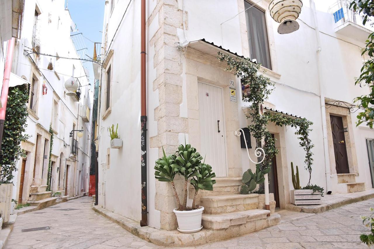 푸티냐노 L'Angolo Di Gaudi, Casa Mila B&B 외부 사진