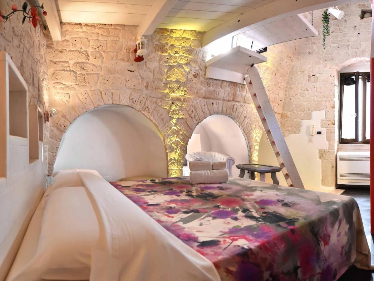 푸티냐노 L'Angolo Di Gaudi, Casa Mila B&B 외부 사진